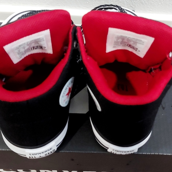 Converse boy shoes - Picture 3 of 3